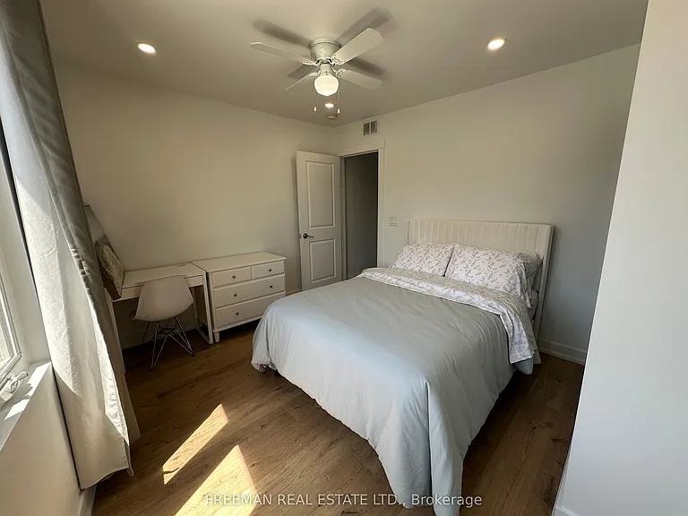 3449 Yonge St #2 — Photo 9