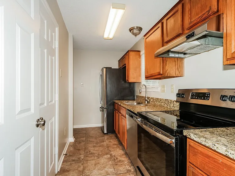 1209 Calebs Ridge Dr — Photo 8