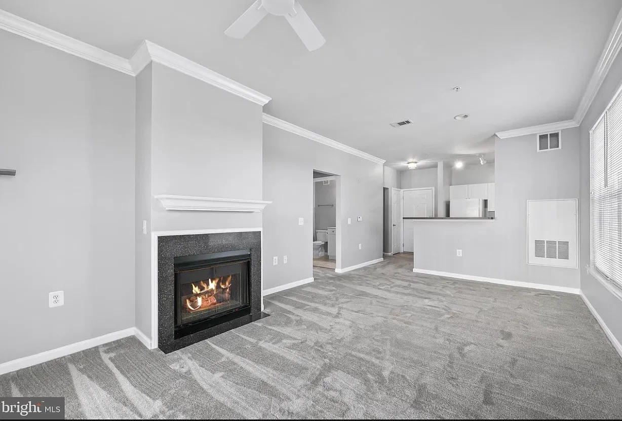 1 bed, 744 sqft, $1,980 — Photo 2