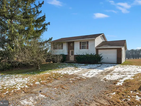 1011 Chapel Rd, New Windsor, MD 21776