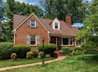 1016 Westmoreland Dr, Staunton, VA 24401