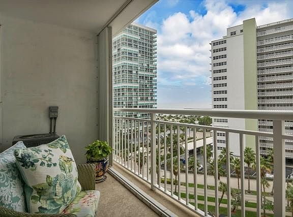 5th image of 1920 S Ocean Dr APT 904