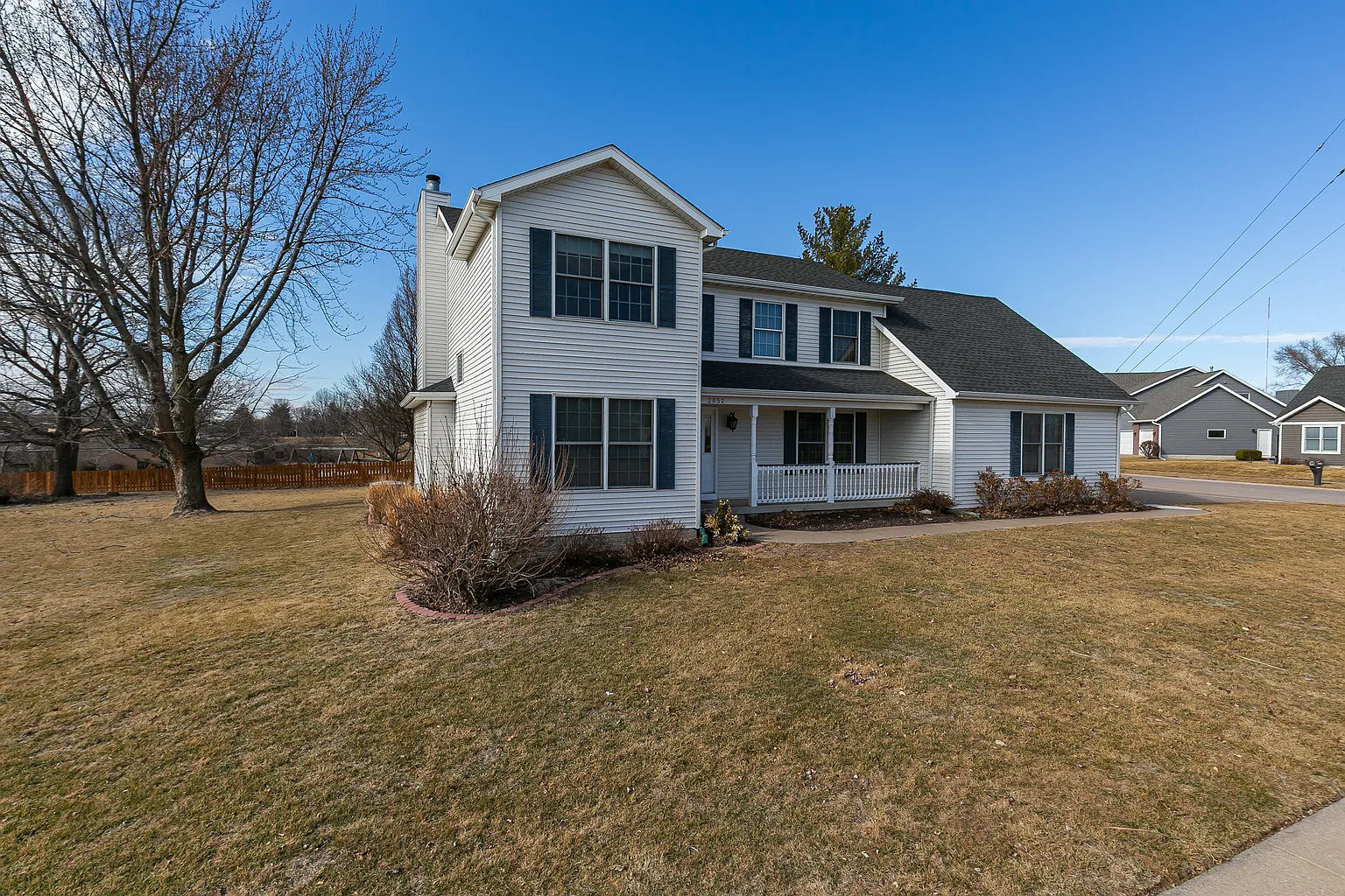 2052 Ashford Rd photo 1