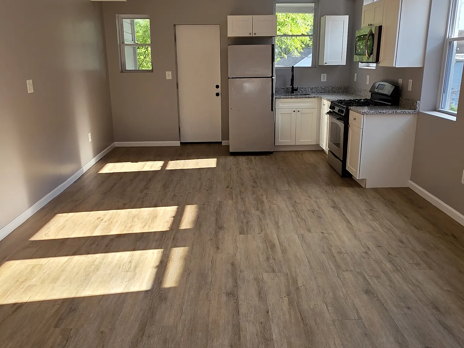 629 Dumbarton Ave — Photo 3