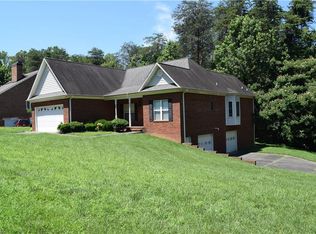 2532 Treetop Ln, Winston Salem, NC 27101