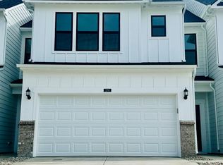 3293 Haflinger Dr, Zionsville, IN 46077