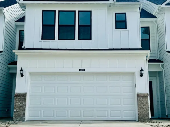 3293 Haflinger Dr, Zionsville, IN 46077