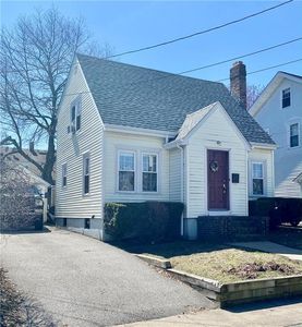 106 Norfolk St, Cranston, RI, 02910