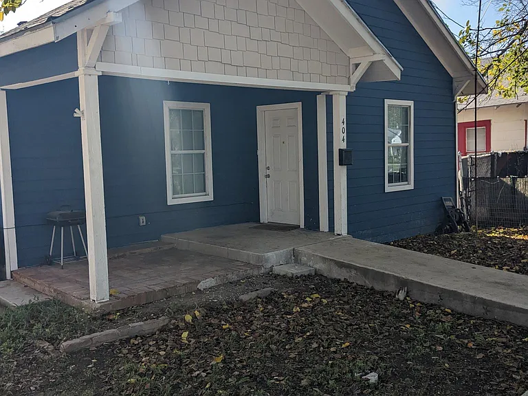 404 E Drexel Ave — Photo 2