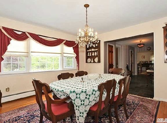 3rd image of 84 Nautilus Ave