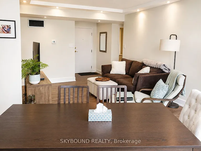 1360 Rathburn Rd E #1705 — Photo 8