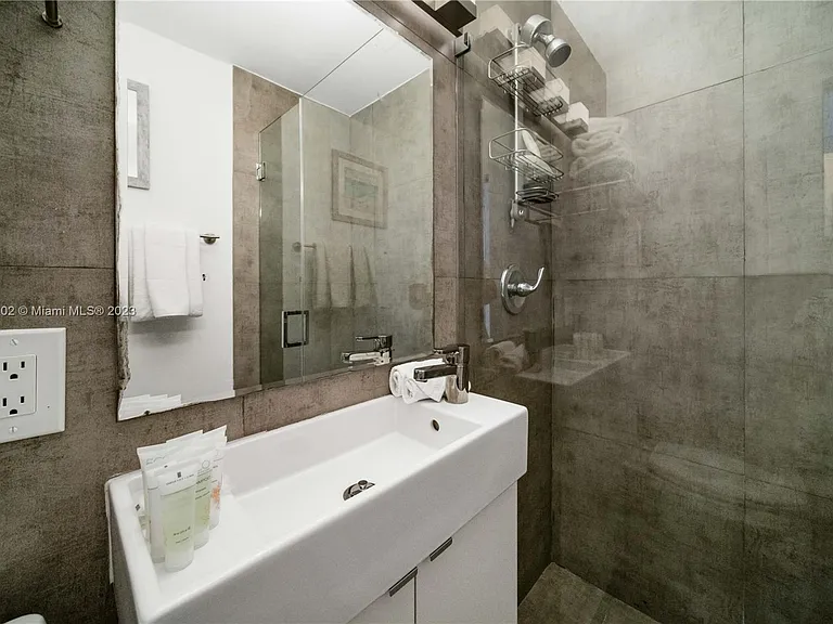 7300 Ocean Ter #110 — Photo 16