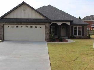105 Rushton Ct, Deatsville, AL 36022