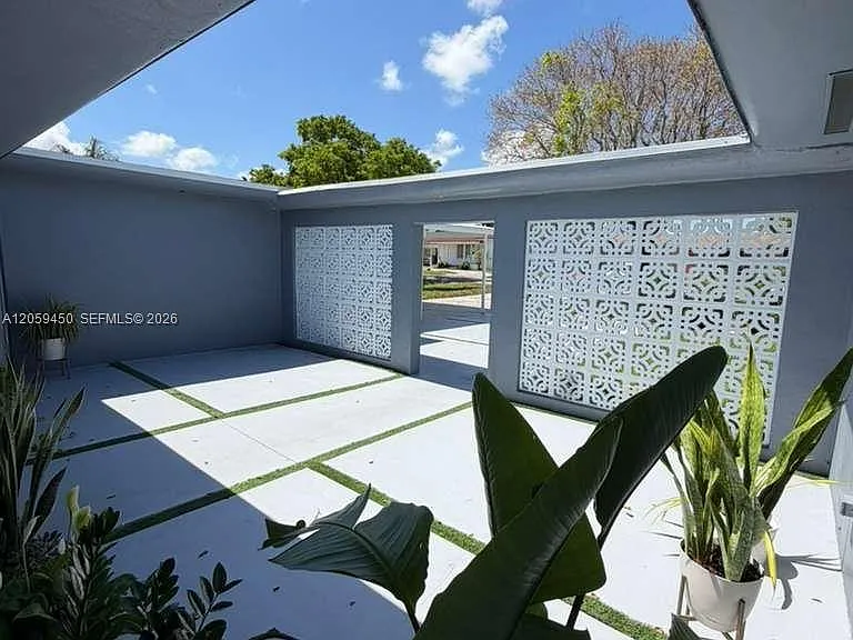 1030 NW 87th St — Photo 2