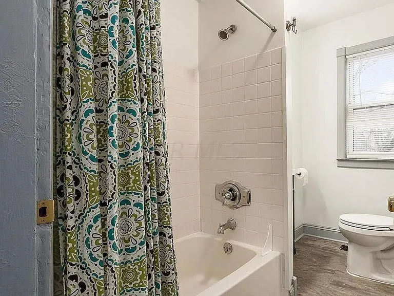 130 E Duncan St — Photo 5