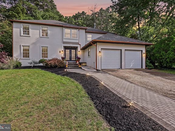 2nd image of 8 Ashton Dr