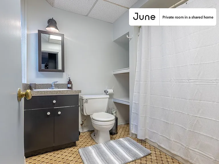 452 Hanover St #B — Photo 9