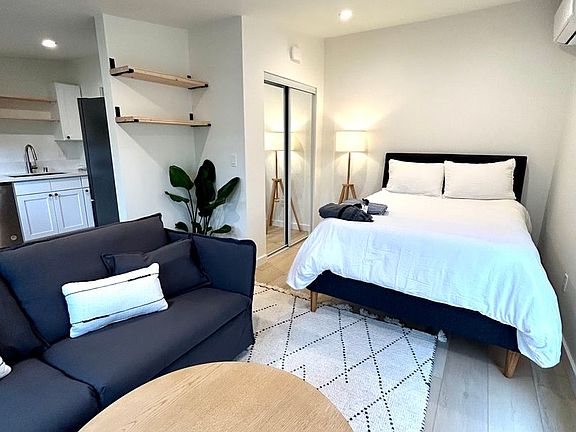 5th image of 510 Chapala St APT 11