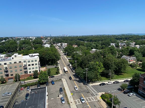 4th image of 1025 Hancock St #M14