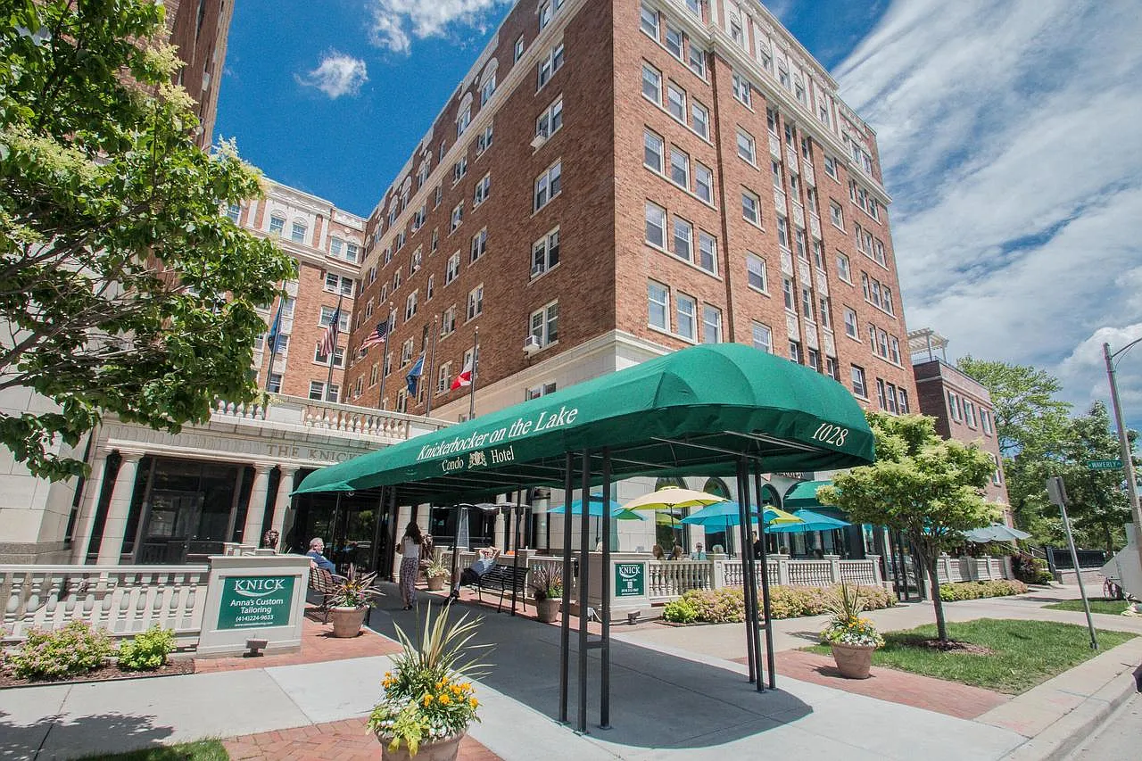 1028 East Juneau AVENUE #717 photo 1