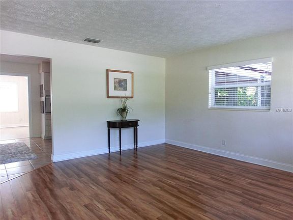 2nd image of 627 Holland Ave