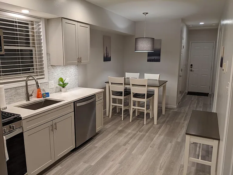 1523 W Fry St #G — Photo 12
