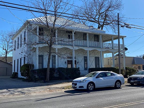 3rd image of 305 Tivy St