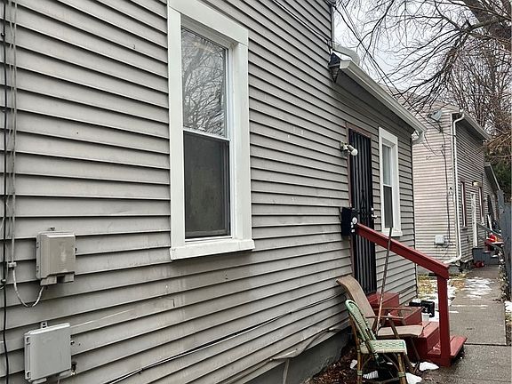2nd image of 3332 Walton Ave