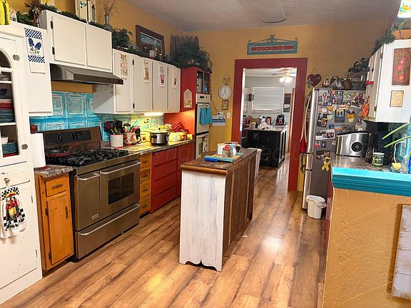 3rd image of 613 S Gorst St