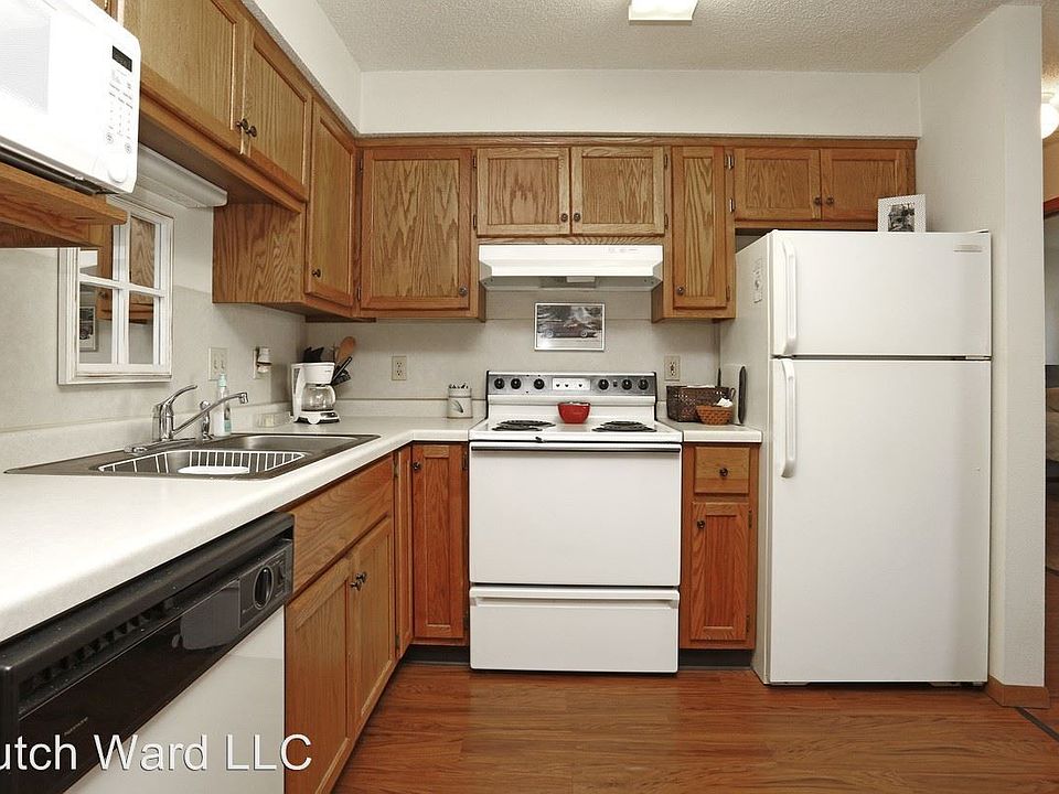 725 Century Ave SW Hutchinson MN Zillow