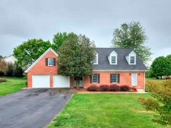 152 Nottingham Ln, Waynesboro, VA 22980