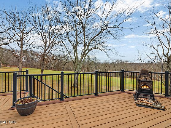 2nd image of 25 Sugarbush Ln