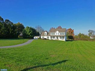 114 Arrowhead Dr, Douglassville, PA 19518
