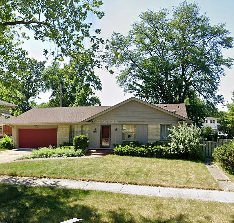 377 E Marion St photo 1