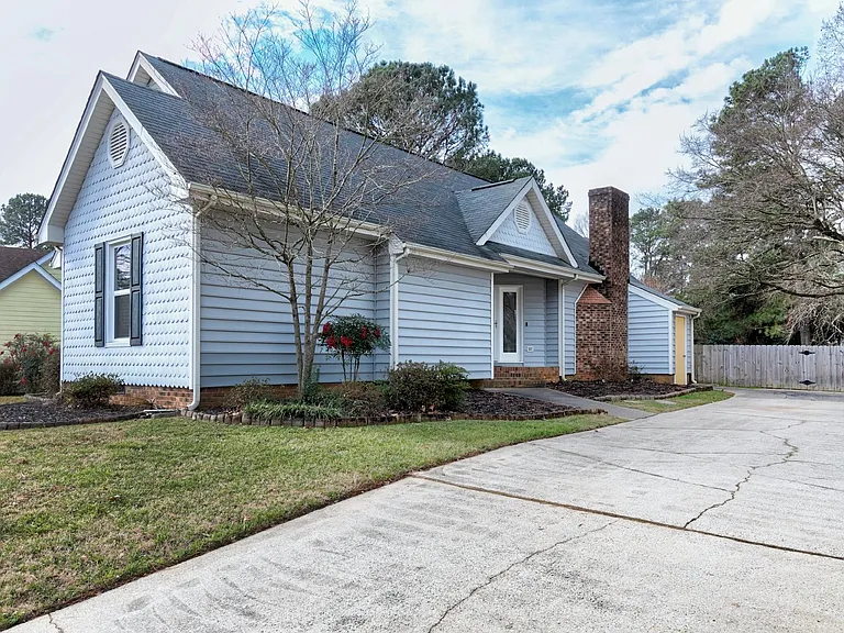 106 Allison Way #A — Photo 3