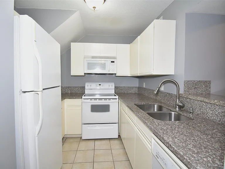 10811 Richmond Ave #76 — Photo 12