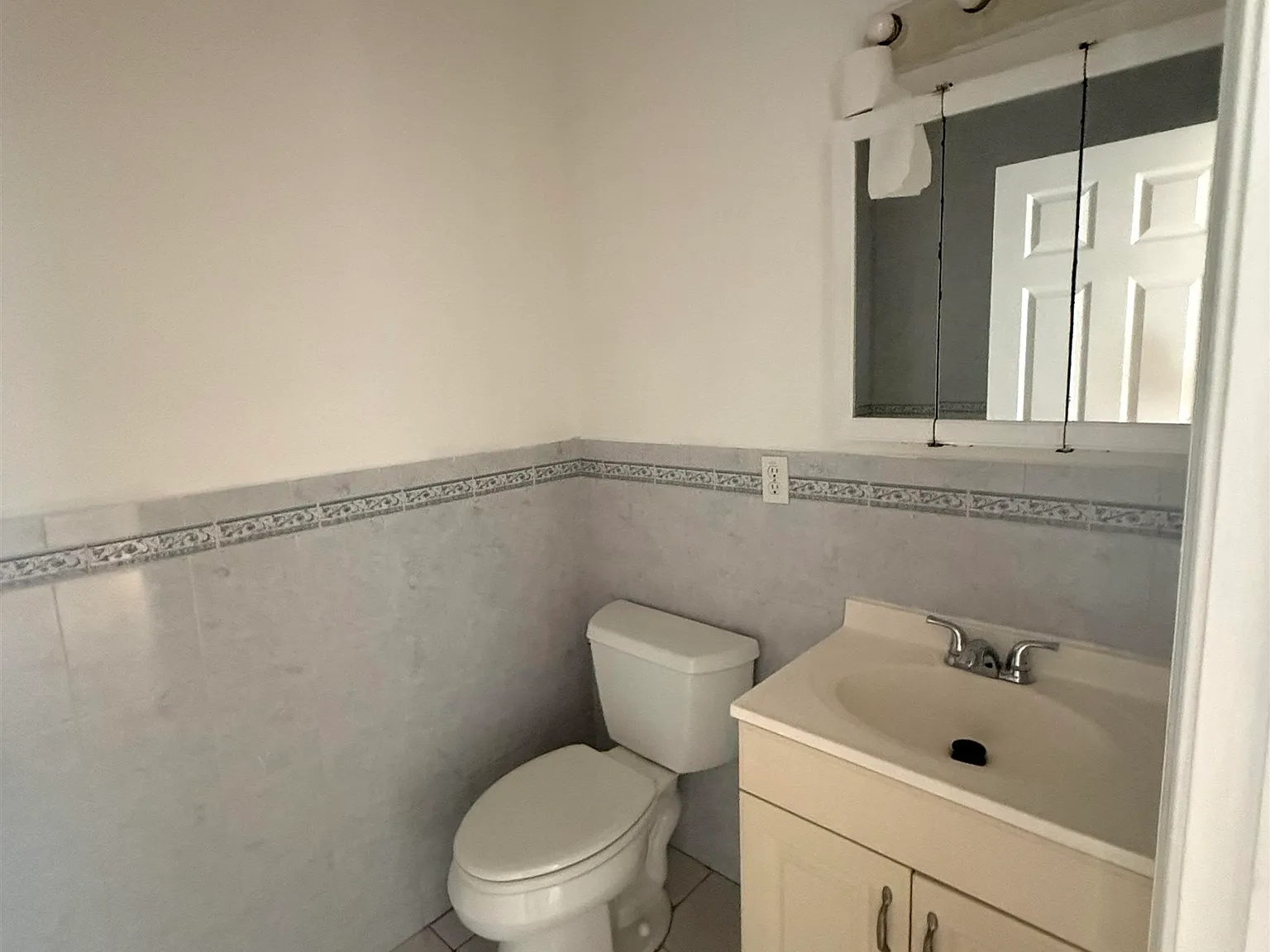 3 bed, 2.0 bath, 1000 sqft, $2,800 — Photo 2