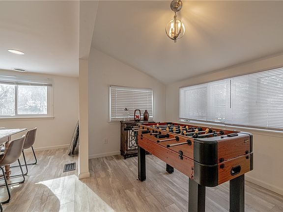 5th image of 130 Cobb Ter