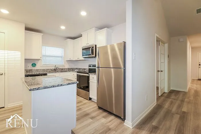 3 bed, 2.0 bath, 1658 sqft, $1,645 — Photo 4