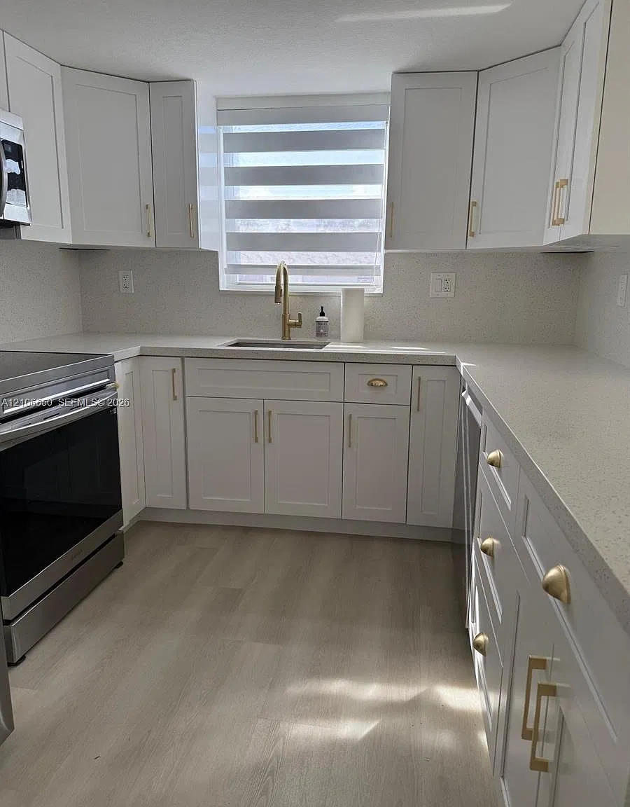 Grove Palms I Condo — Photo 2