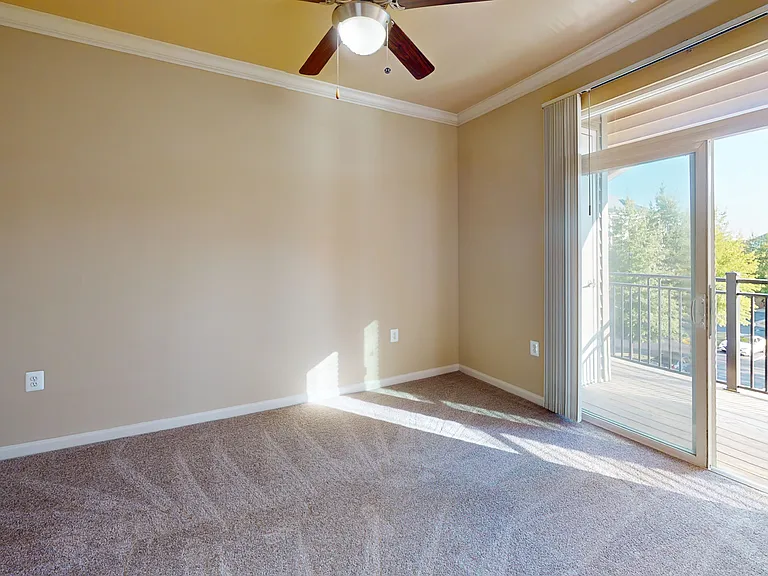 Signal Hill Apartment Homes — Photo 80