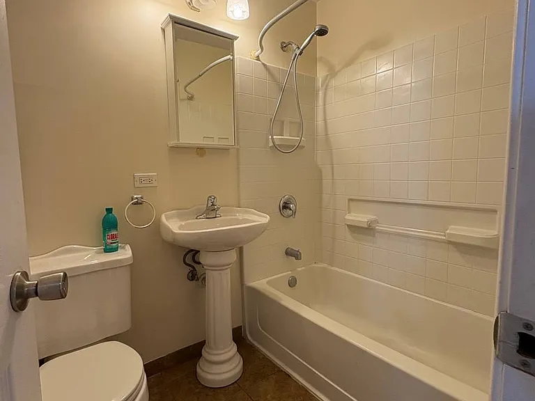 3001 Prairie St #5 — Photo 4