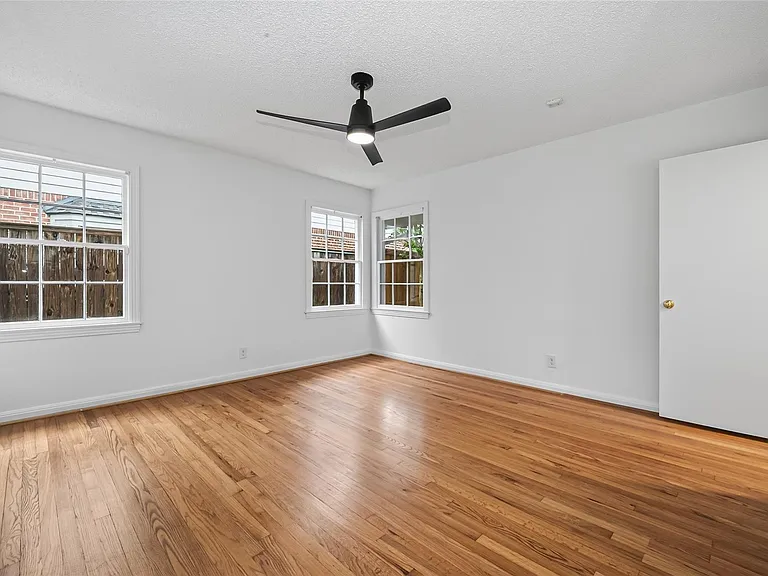 3731 Drake St — Photo 23