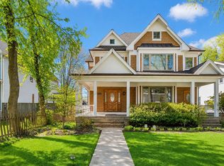 1759 Dewes St, Glenview, IL 60025