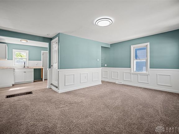 5th image of 852 Princeton Ave