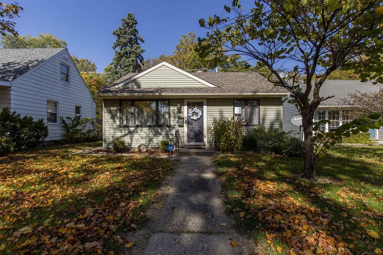 1st image of 413 W Angela Blvd