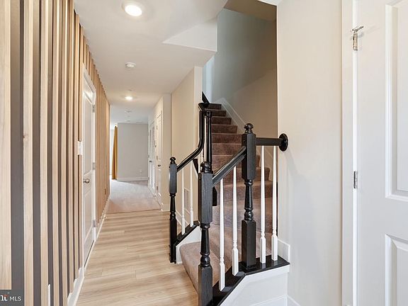 4th image of 1810 Betterton Rd