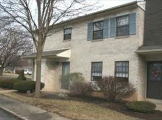 25 Valleybrook Dr, Lancaster, PA 17601