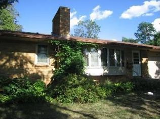 7122 Cahill Ave, Inver Grove Heights, MN 55076