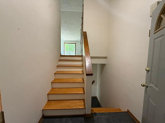 4th image of 2101 Green Valley Dr